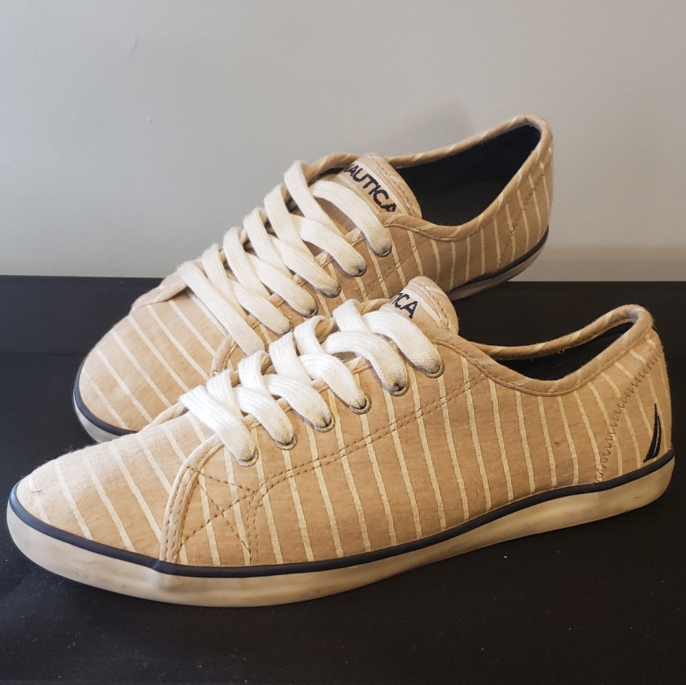 Nautica Lanyard Sneakers (Tennis Shoes) - size 9
